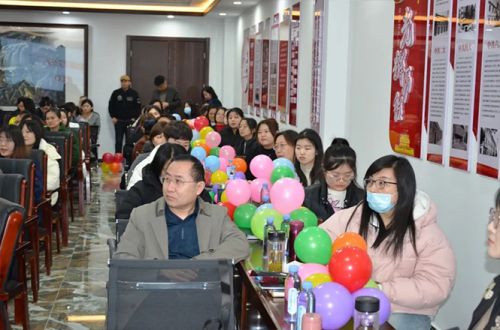 做情緒主人·享幸福人生——山東一滕集團舉辦“三八”婦女節(jié)專題講座