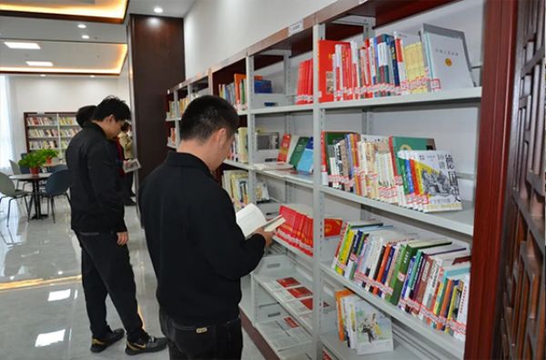 【春意正濃沐書香 享閱時光話成長】一滕集團組織開展世界讀書日讀書分享活動
