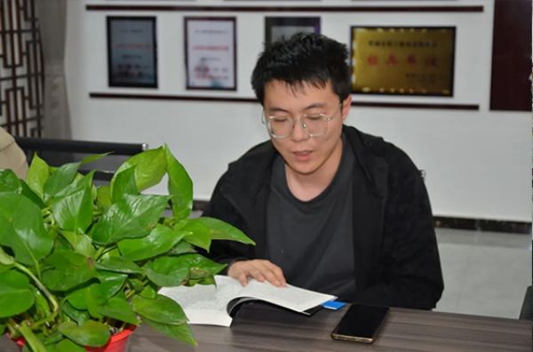 【春意正濃沐書香 享閱時光話成長】一滕集團組織開展世界讀書日讀書分享活動