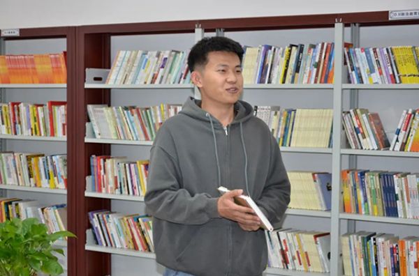 【春意正濃沐書香 享閱時光話成長】一滕集團組織開展世界讀書日讀書分享活動