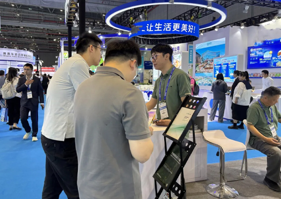 一滕新材料重磅亮相API China展會 引領(lǐng)行業(yè)發(fā)展新風(fēng)尚